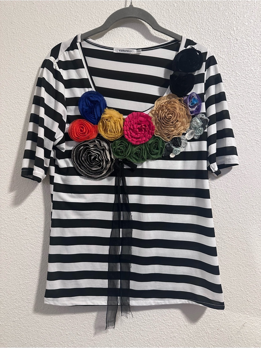 Striped Floral Appliqué Scoop Neck Top - Black & White